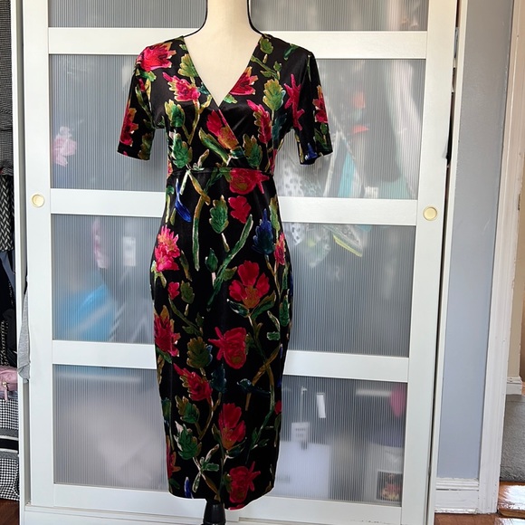 Zara Floral Velvet Midi Short Sleeve Dress Size Large - Picture 2 of 7